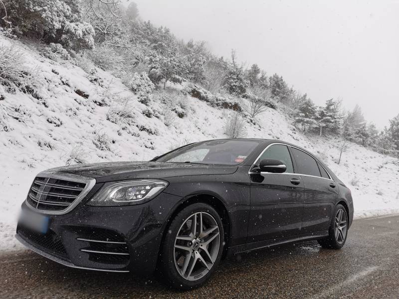 Transport avec chauffeur privé de l'Aéroport de Marseille Provence vers la station de ski Les 2 Alpes en Mercedes Classe S Limousine